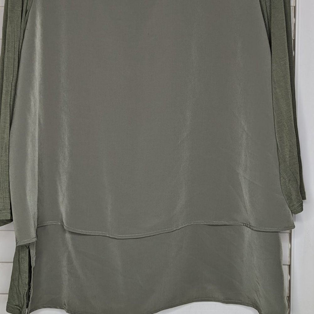 DG2 by Diane Gilman Olive Easy Top  ¾ Sleeve